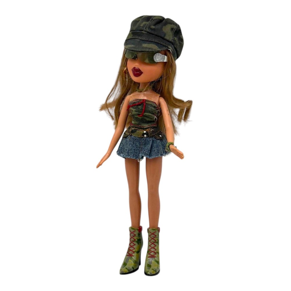Bratz‎ Doll Yasmin 10in Green Wild Life Camouflage Denim Outfit 2004 MGA